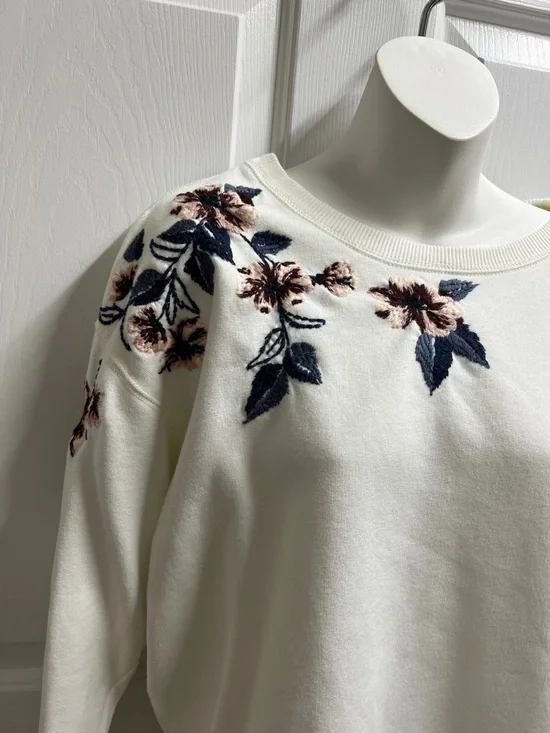 Abercrombie & Fitch sweatshirt women Cream Floral Embroidered Cropped Sweatshirt - Picture 2 of 5